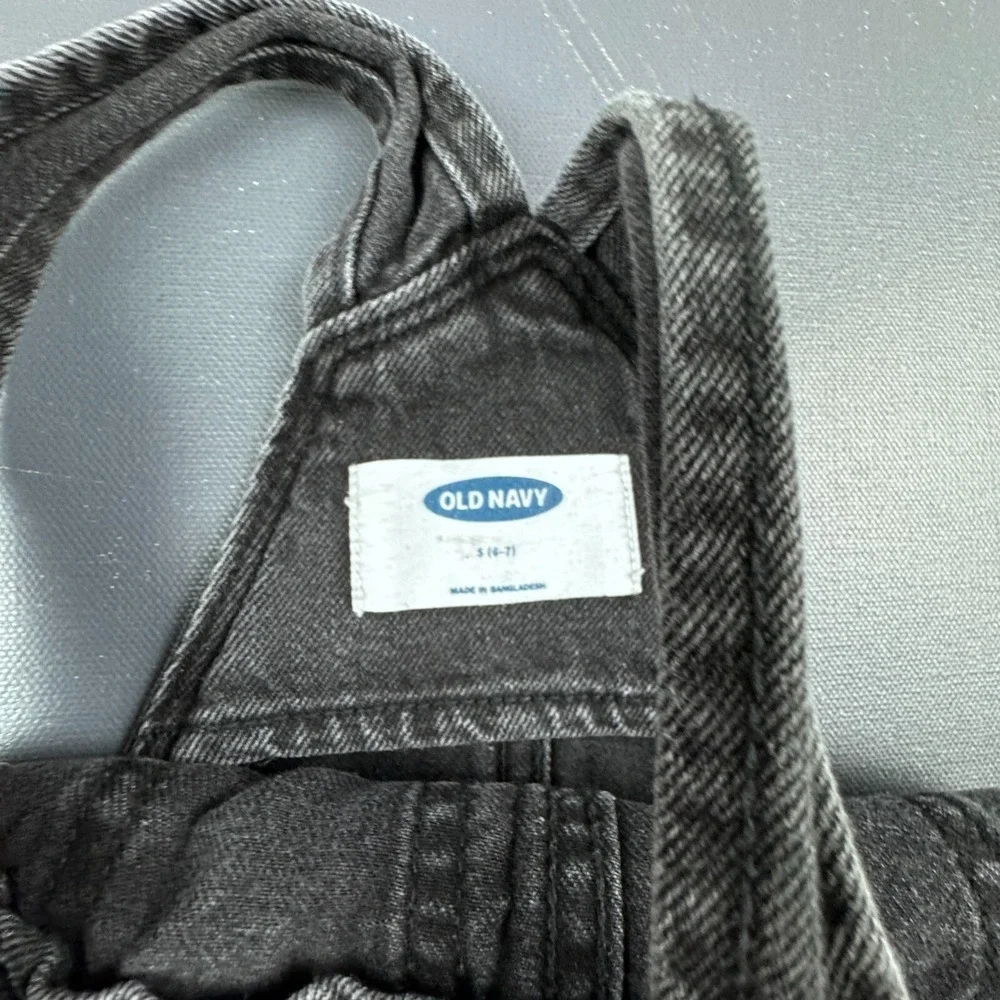 Old Navy Girls 6-7 Black Denim Distressed Overalls Adjustable Strap Casual Jeans